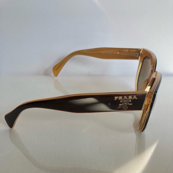 Sunglasses w/case - Picture 3 of 5